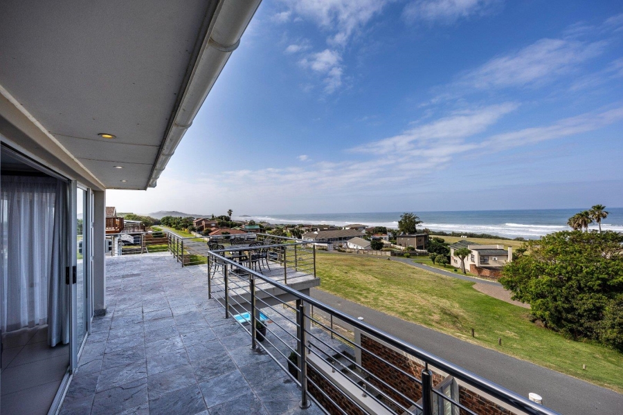 5 Bedroom Property for Sale in Winterstrand Eastern Cape